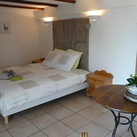 Bed & Breakfast D'hotes Grange De La Bastide Laveissiere